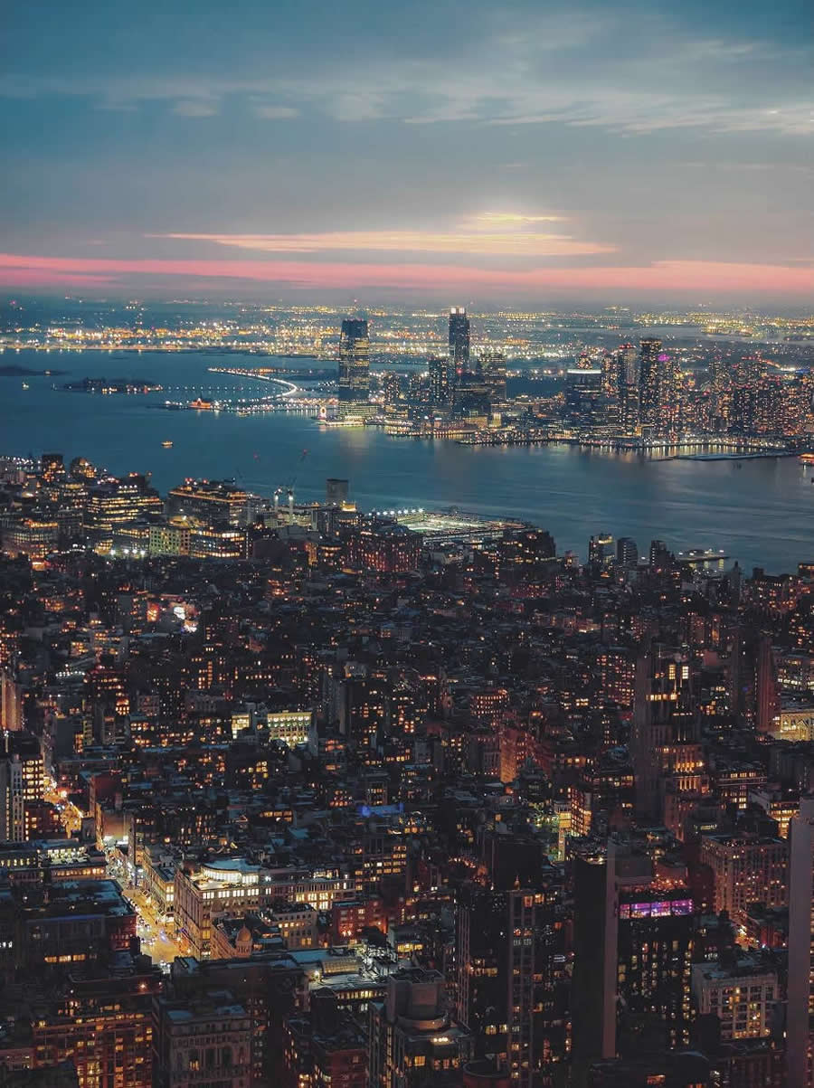 Manhattan Nightscape by Zhong Rui | OnePlus 12 - OnePlus Photography Awards 2025 Winners