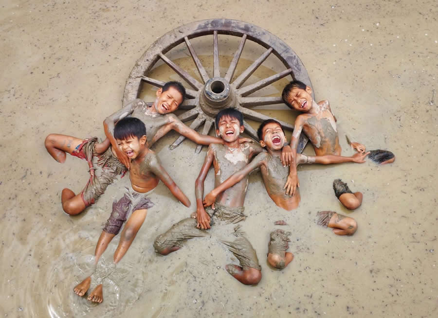 Happy Moment by Han Kaung Htet | Redmi Note 11 - OnePlus Photography Awards 2025 Winners