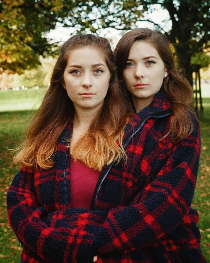 Beautiful Twin Portraits by Eleonora Collini