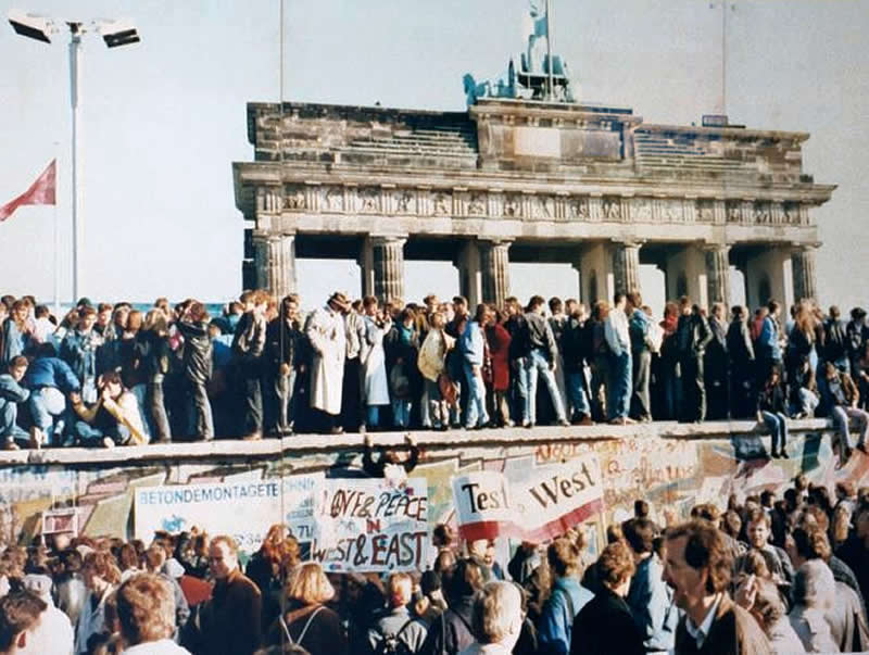 The Berlin Wall Falls (1989) - Powerful Photos That Froze Iconic Moments in History