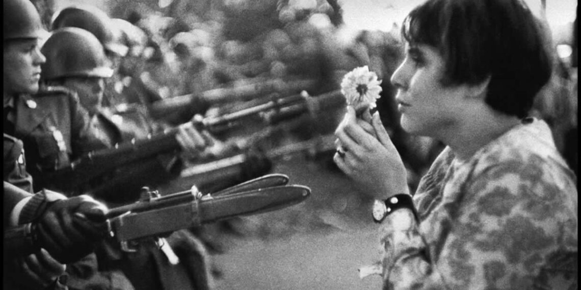 Powerful Photos That Froze Iconic Moments in History