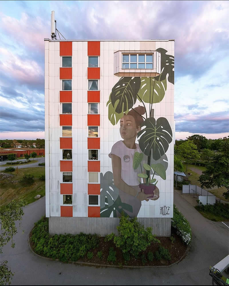 Wall in Oskarshamn, Sweden - Incredible Street Murals Around the World