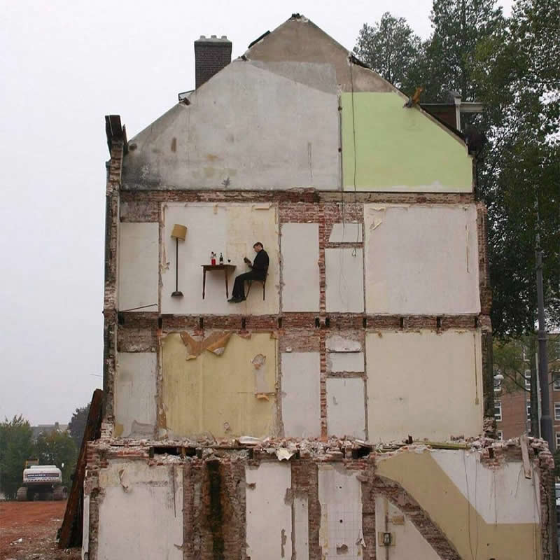 Instalation in Chambéry, France - Incredible Street Murals Around the World