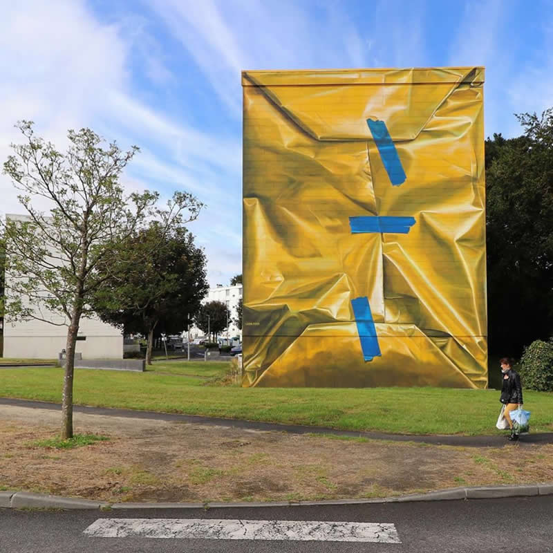 Wall in Morlaix, France - Incredible Street Murals Around the World