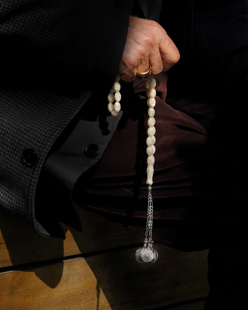 Artistic Street Photos by Francesco Gioia That Blend Reality and Abstraction