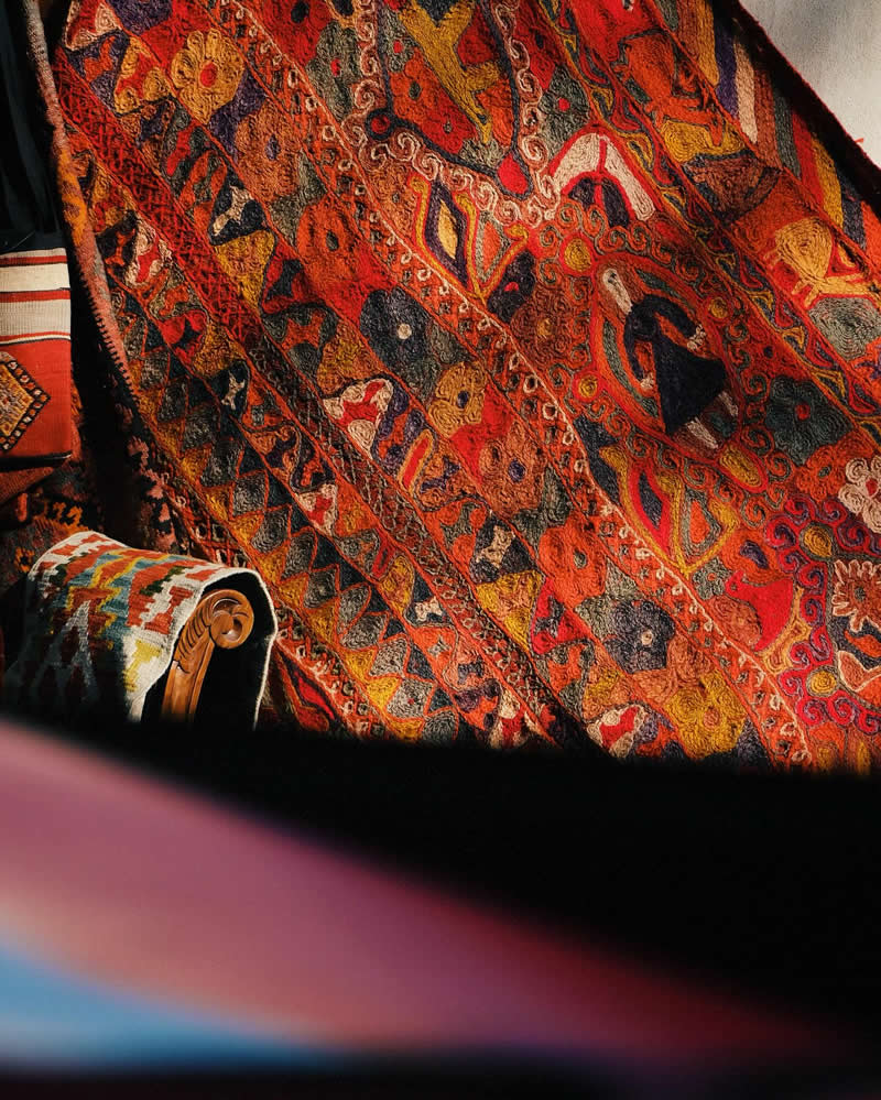 Artistic Street Photos by Francesco Gioia That Blend Reality and Abstraction