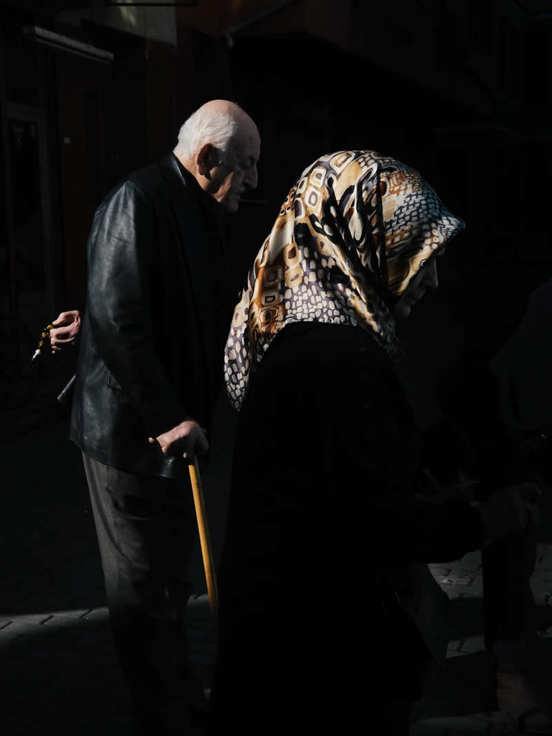 Artistic Street Photos by Francesco Gioia That Blend Reality and Abstraction