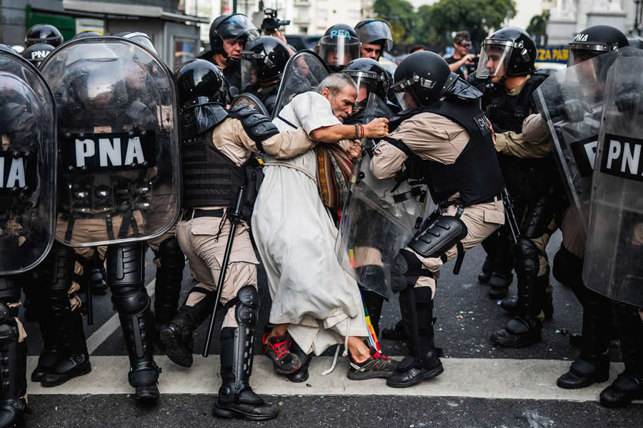Stories by Tadeo Bourbon, Argentina - The Knights of Art People Photography Awards 2025