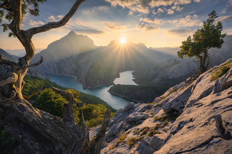 Golden ridges by Grégoire Pansu - 1839 Photographer of the Year Awards Landscape Winners