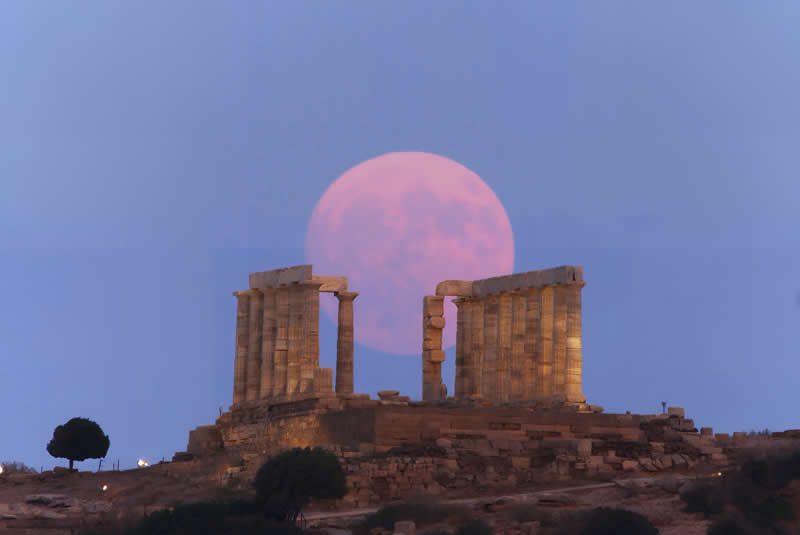 Moon by Vassilis Triantafyllou - 1839 Photographer of the Year Awards Landscape Winners