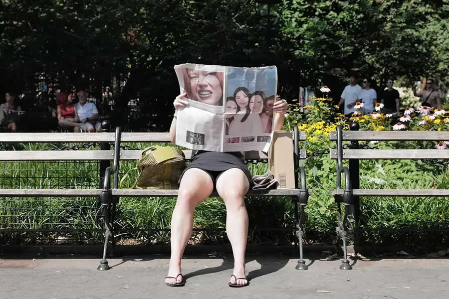 Reading the newspaper in Washington Square Park by Jaejoon Ha, South Korea - 2025 AAP Magazine Street Photography Awards