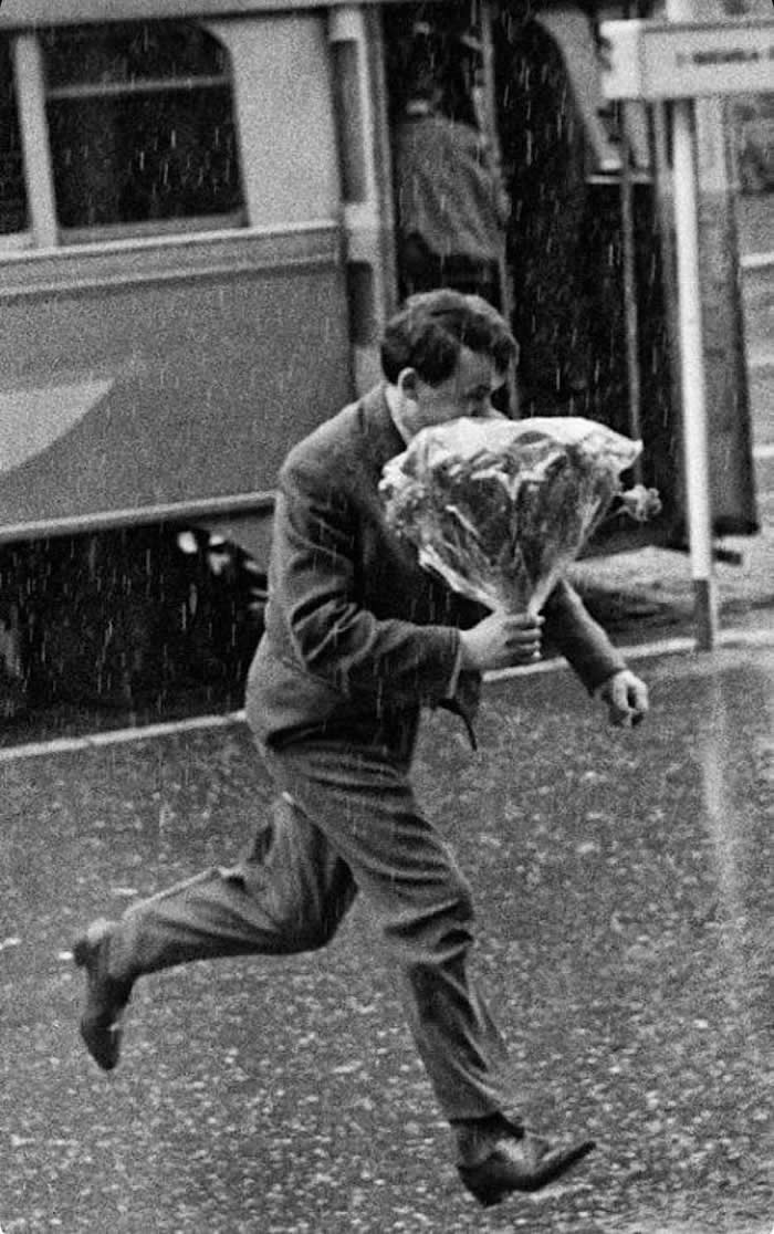 Flowers in the rain, Sarajevo, 1963 - Iconic Black and White Photos from Greatest Photographers