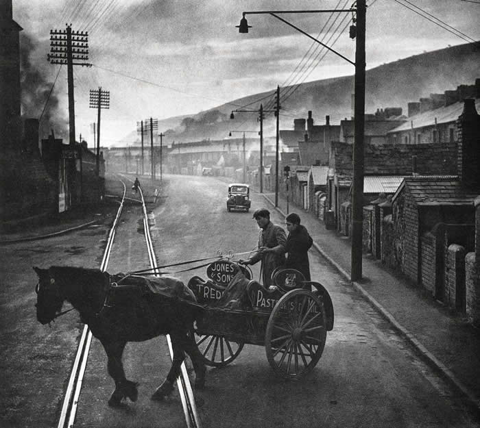 A Welsh town, Wales, 1950 - Iconic Black and White Photos from Greatest Photographers