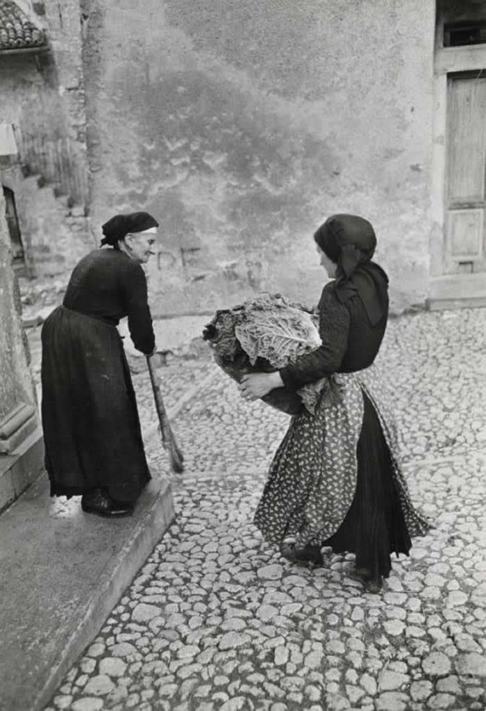 Black and White Minimalism Photography