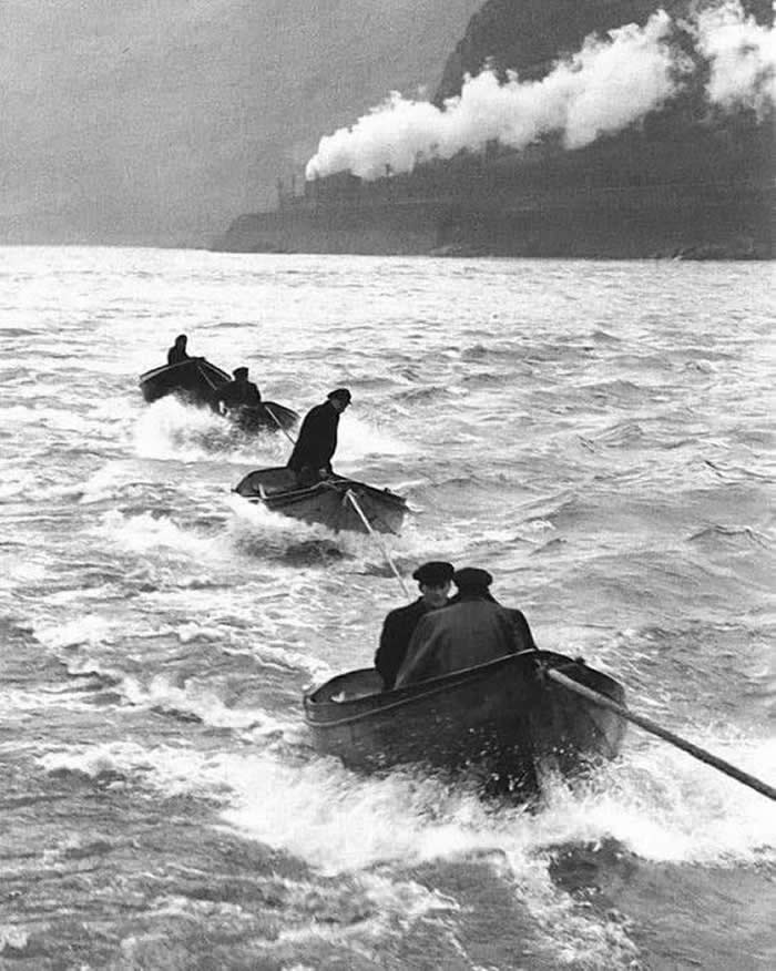 Black and White Minimalism Photography