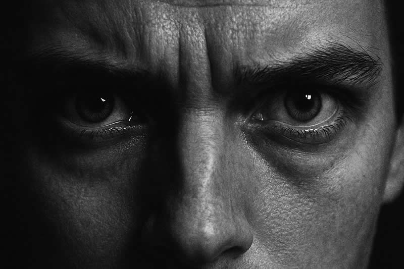 ChatGPT AI Prompts to Create High-Contrast Black and White Portraits