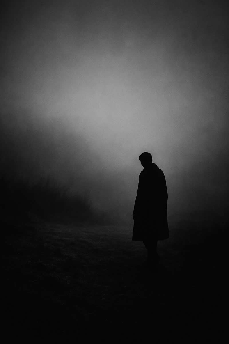 ChatGPT AI Prompts to Create High-Contrast Black and White Portraits