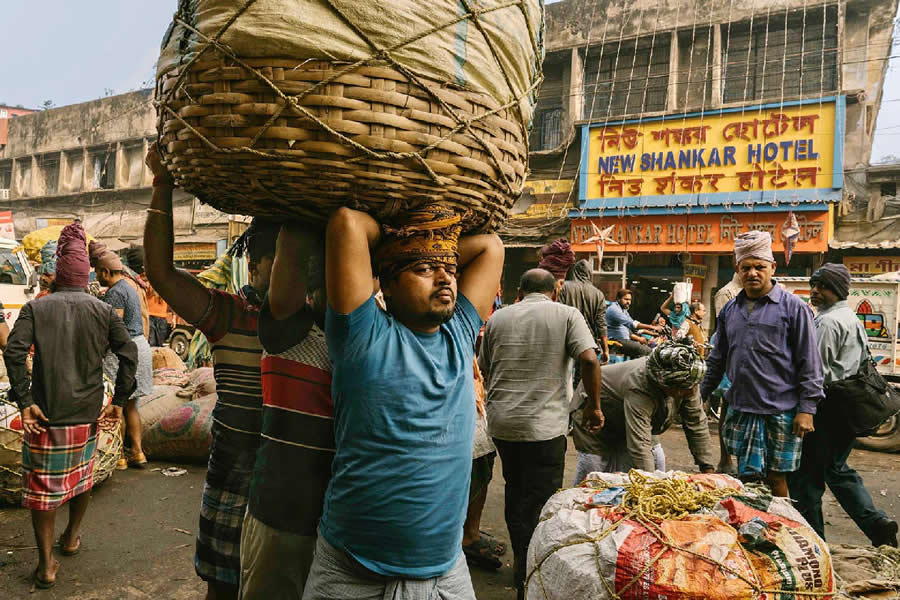 Market delivery by NGAR SHUN VICTOR WONG, Hong Kong - Chromatic Photography Awards People and Culture Winners