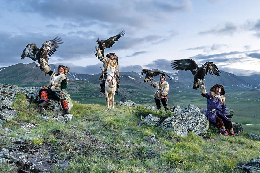 The Kings of the Mountains by Roberto Pazzi, Spain - Chromatic Photography Awards People and Culture Winners