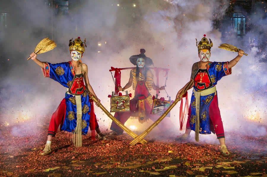 Eight generals will sit on the cannon ceremony by Yao Yuan Shang, Taiwan - Chromatic Photography Awards People and Culture Winners
