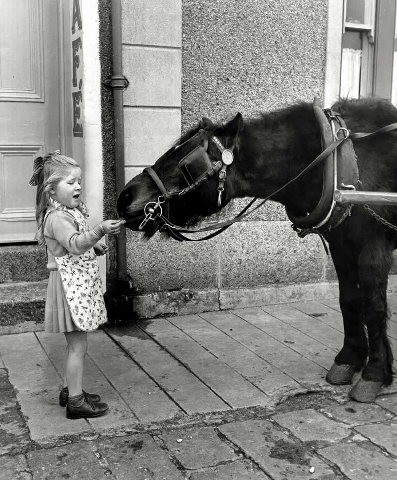 Historic Photos of Kids Innocence and Playfulness