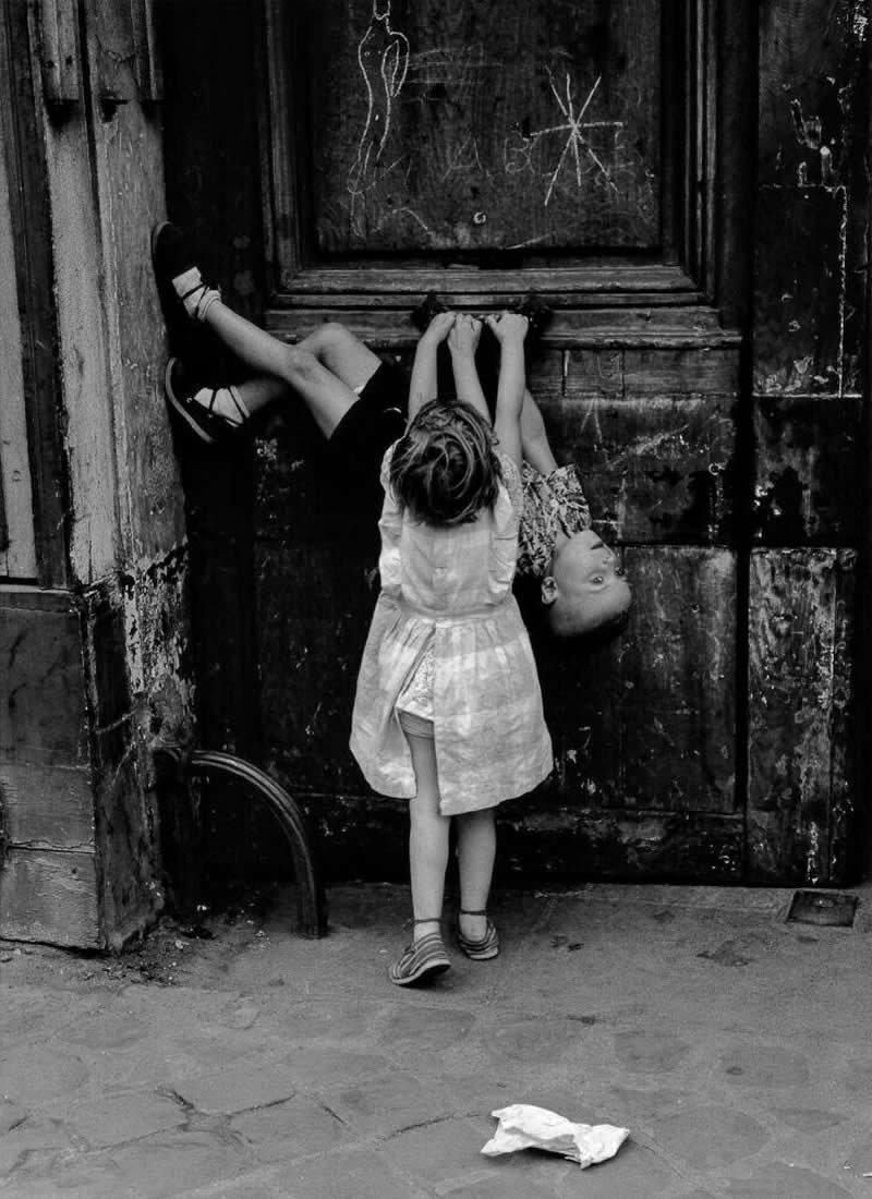 Historic Photos of Kids Innocence and Playfulness