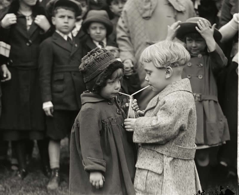 Historic Photos of Kids Innocence and Playfulness