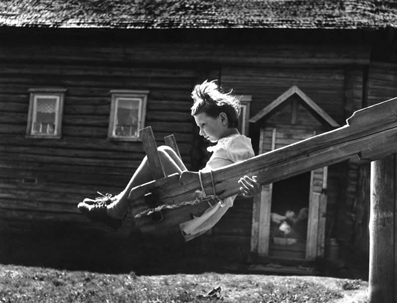 Historic Photos of Kids Innocence and Playfulness