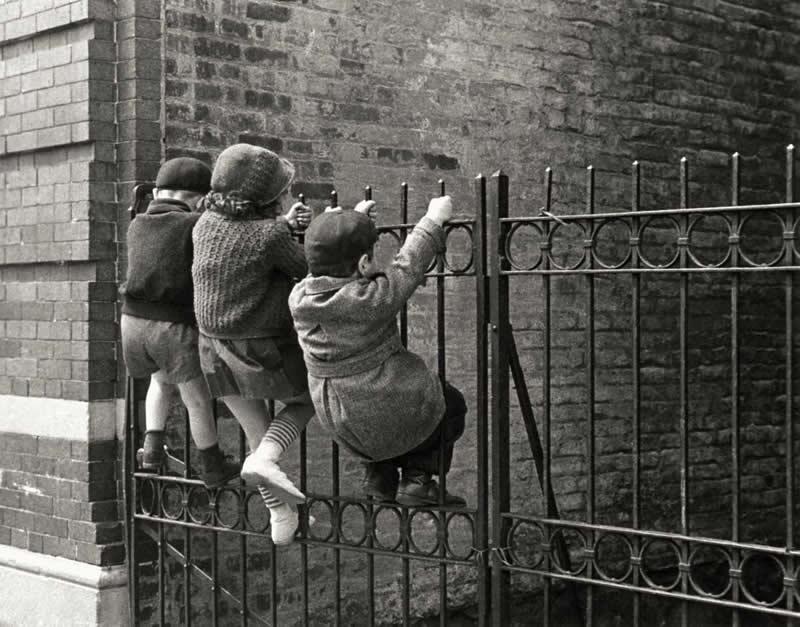 Historic Photos of Kids Innocence and Playfulness