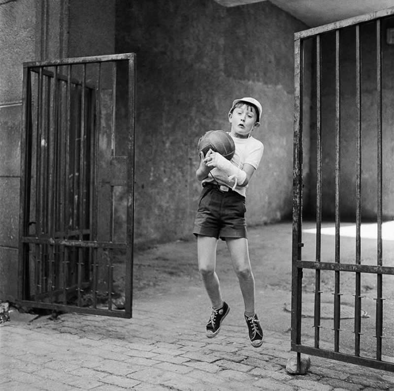 Historic Photos of Kids Innocence and Playfulness