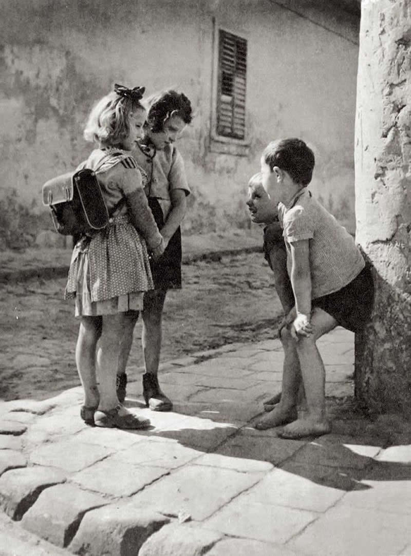 Historic Photos of Kids Innocence and Playfulness