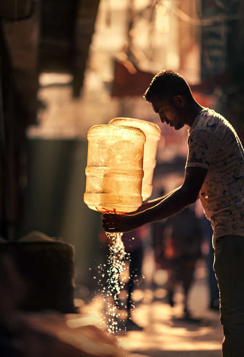Street Photography with Perfect Light by Ashraful Arefin