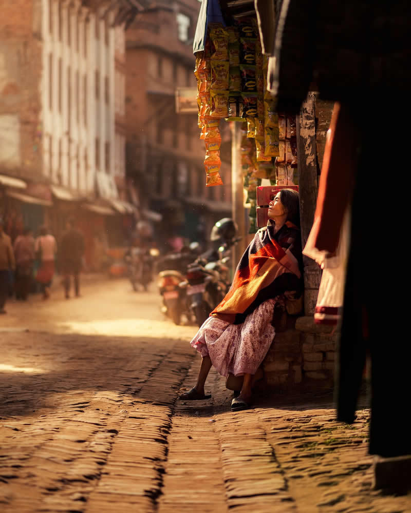 Street Photography with Perfect Light by Ashraful Arefin