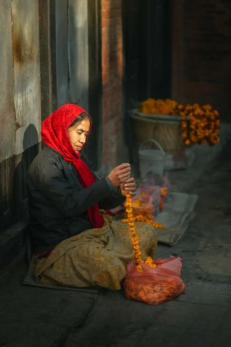 Street Photography with Perfect Light by Ashraful Arefin