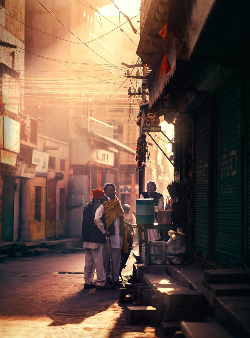 Street Photography with Perfect Light by Ashraful Arefin