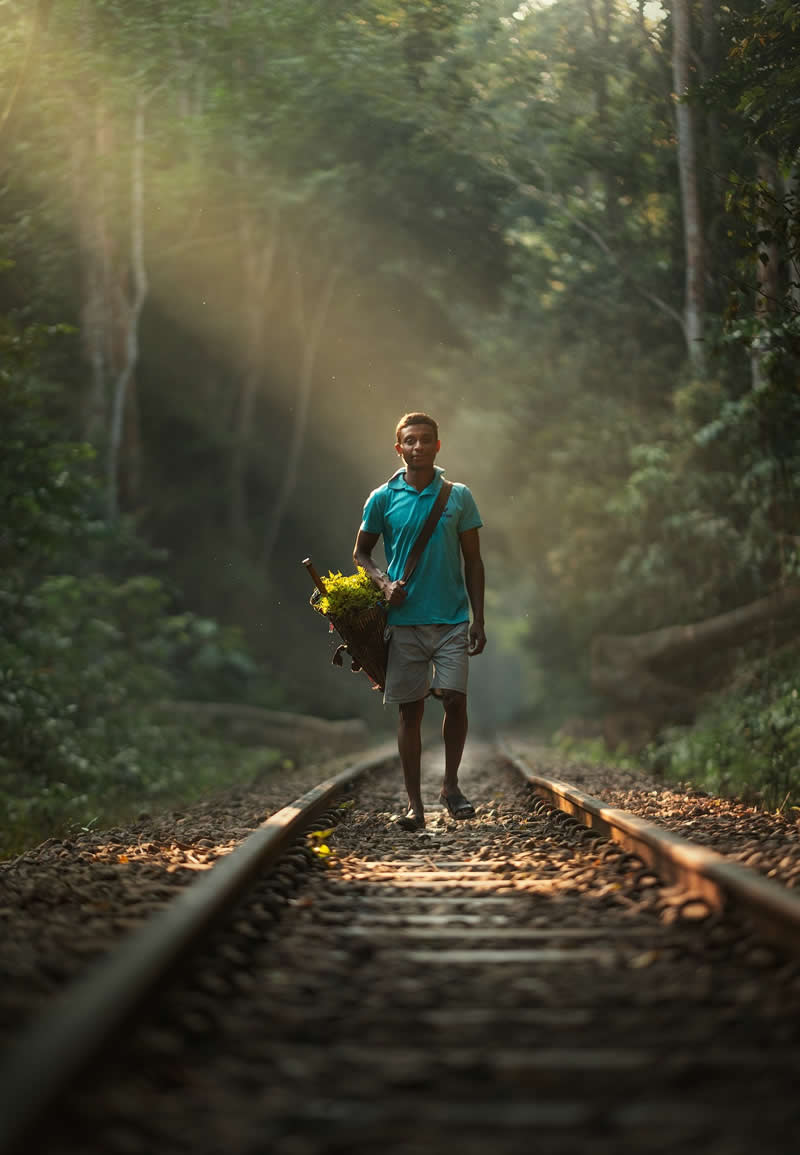 Street Photography with Perfect Light by Ashraful Arefin