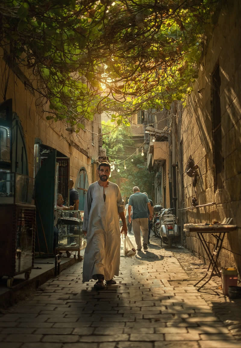 Street Photography with Perfect Light by Ashraful Arefin