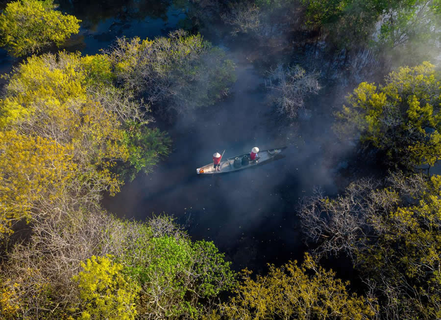 Boating Quan Nguyen Hung - People From A Drone 35 Photography Awards Winners