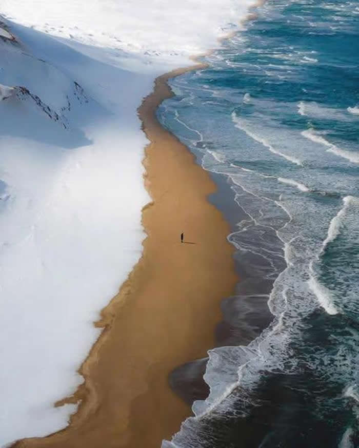 Beach in Japan where snow, sand and sea meet each other. Tottori, Japan - Perfectly Aligned Photos