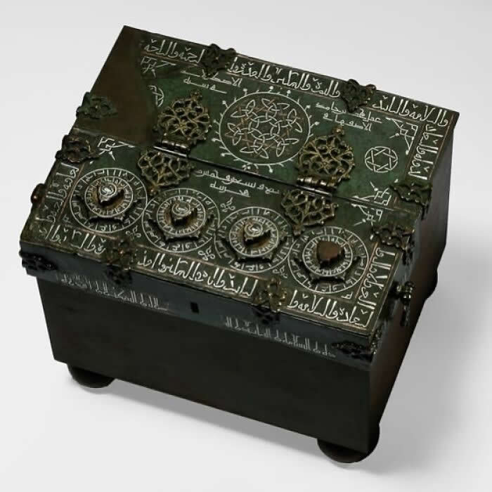 Powerful Historical Photos