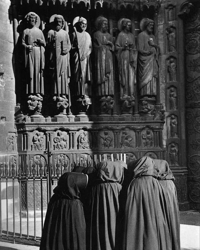 Notre-Dame By Marc Riboud, 1952 - Rare and Weird History Photos