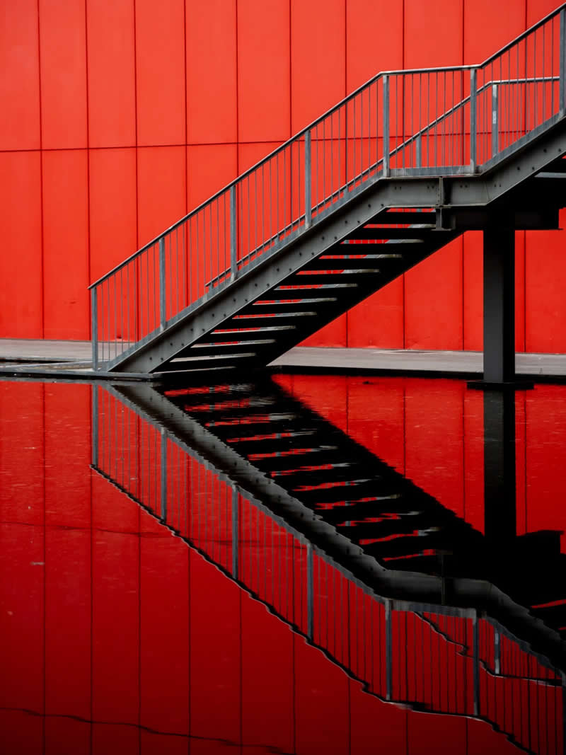 Reflections by Stefano Pediconi, Italy - Artist Gallery Awards 2025 Minimalist Winners