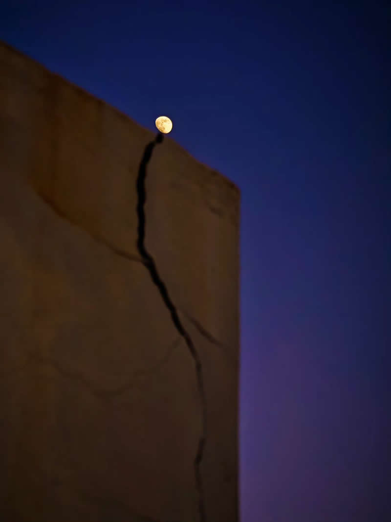 Artistic Street Photography by Dominic Dahncke