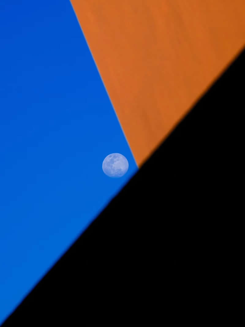 Artistic Street Photography by Dominic Dahncke