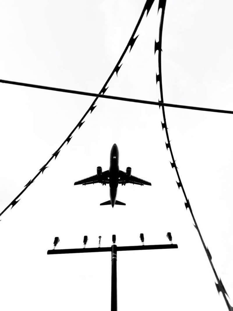 No Fly Zone by Sa&scaron;a Prižmic - Black and White Winners from the Mobile Photography Awards