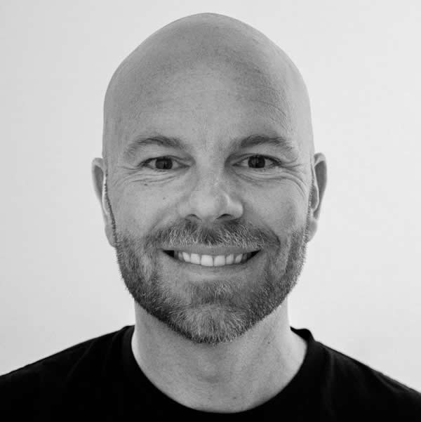 Artistic Street Photography by Dominic Dahncke