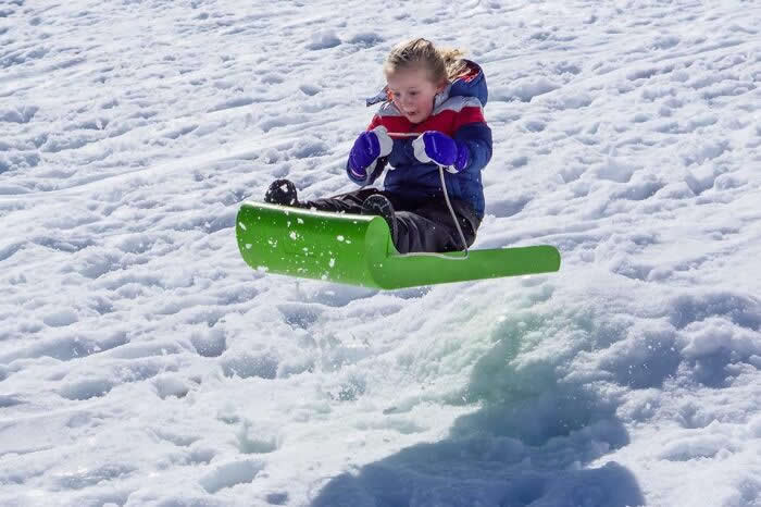 I Took My Daughter Sleeding For The First Time. This Is Her Trying To Avoid The Ramp - Seconds Before Disaster That Prove Timing Is Everything