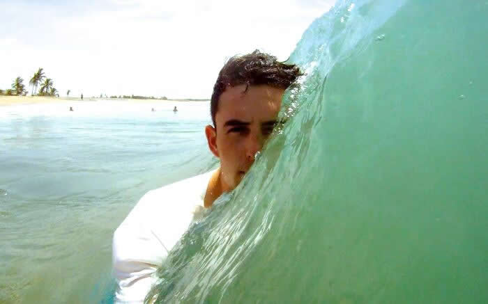 Perfectly Timed Picture At The Beach - Seconds Before Disaster That Prove Timing Is Everything