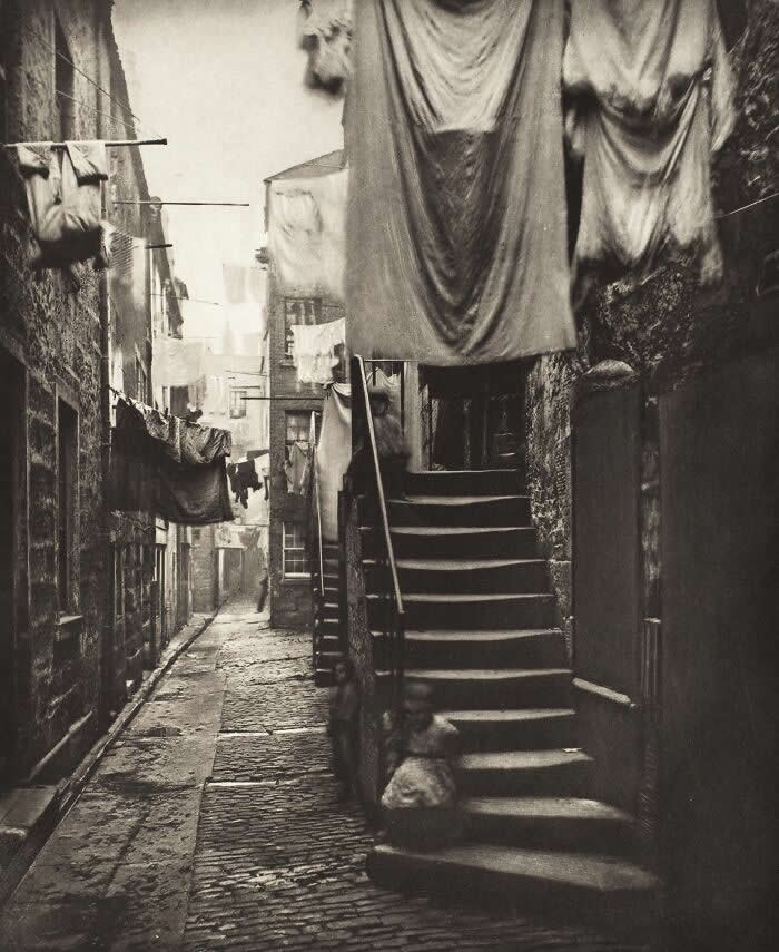 Close No. 193 High Street, Scotland, 1868 - Rare 19th-Century History Photos