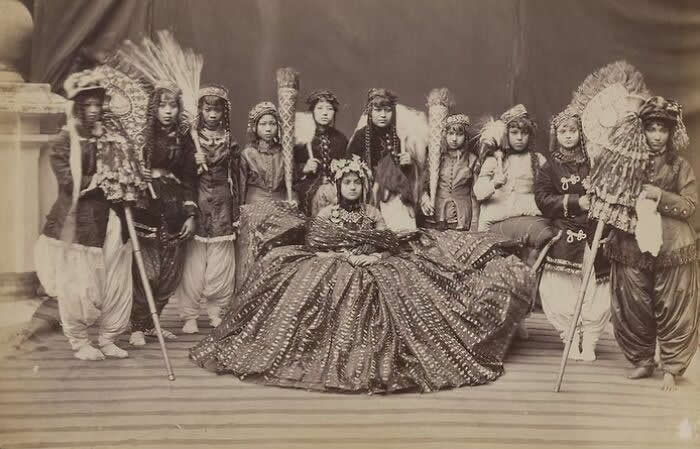 The Maharani Of Nepal And Her Followers, 1885-1894 - Rare 19th-Century History Photos